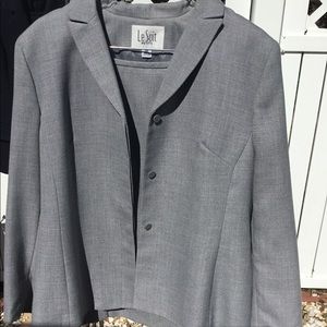 LeSuit Gray Skirt/Jacket Career Suit Size 14 Peti…